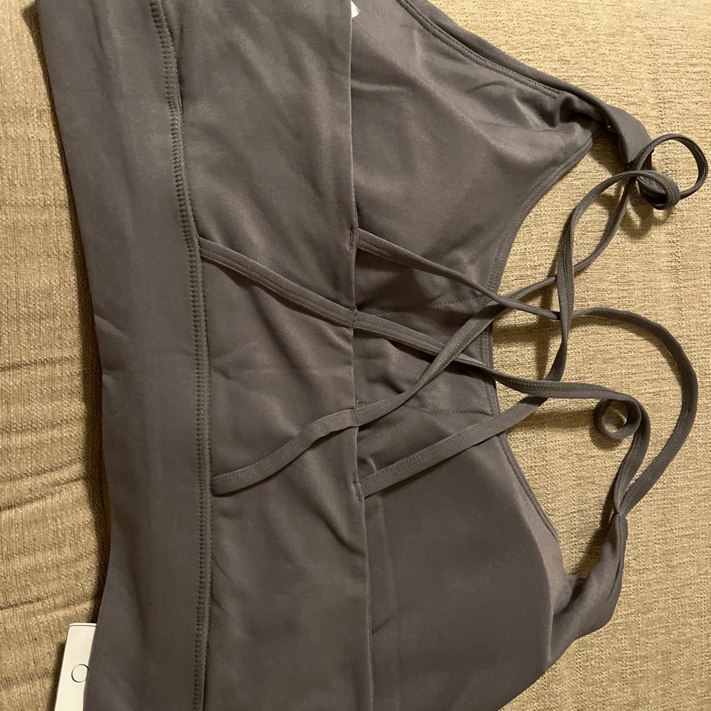 Body Up Padded Insert No Wire Sport Bra Gray NWT Size XXL. 
Removable cup